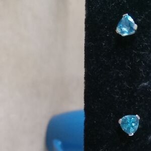 14K White Gold and Topaze Studs